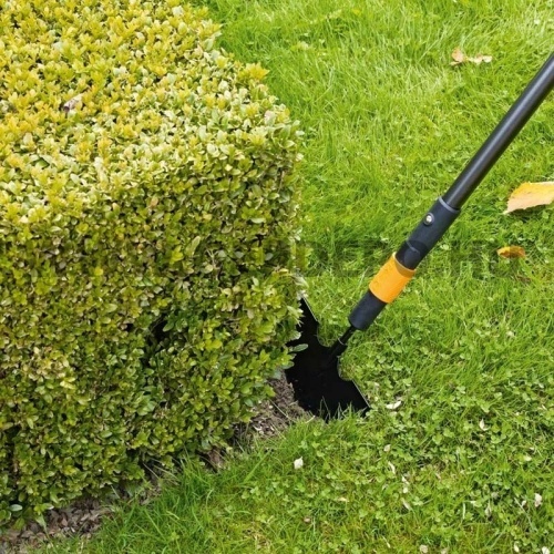 Fiskars QuikFit fűszegélyező