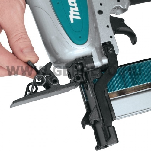 Makita AT2550A Levegős kapcsozó
