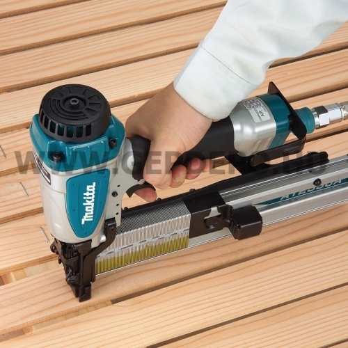 Makita AT2550A Levegős kapcsozó