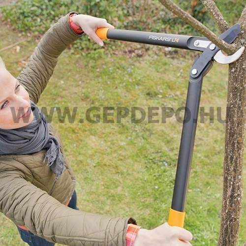 Fiskars közepes ágvágó, horgos PowerGear M