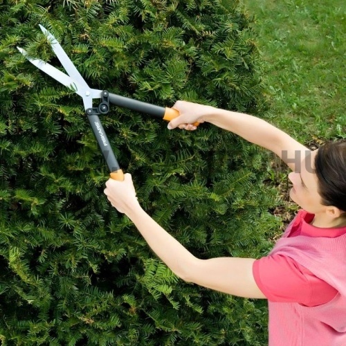 Fiskars áttételes sövénynyíró olló PowerLever
