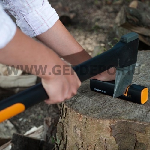 Fiskars görgős fejszeélező Xsharp (Új) 25 év garancia