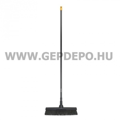 Fiskars Solid univerzális kültéri seprű (L)