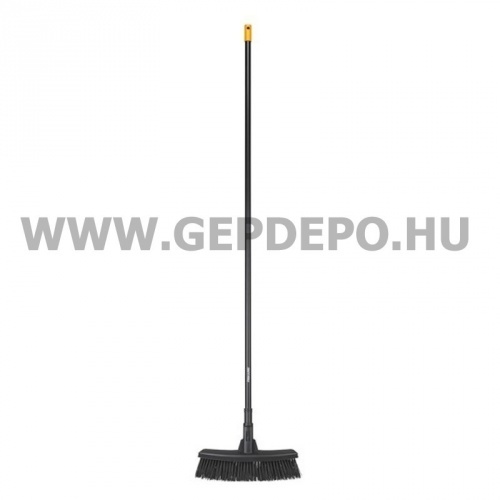 Fiskars Solid univerzális kültéri seprű (M)