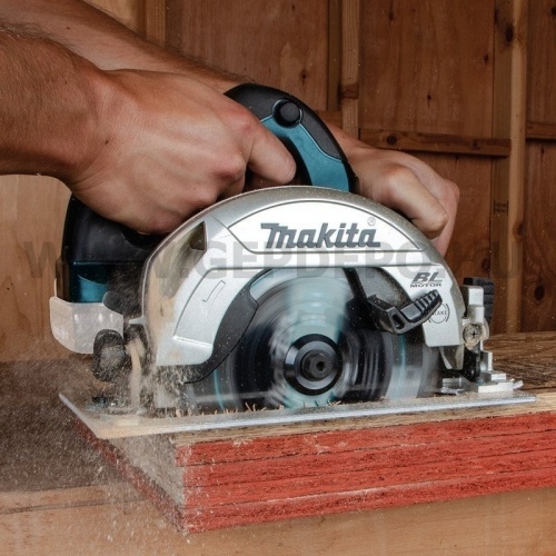 Makita DHS661RTJU akkus körfűrész MakPac kofferban AWS technológiával