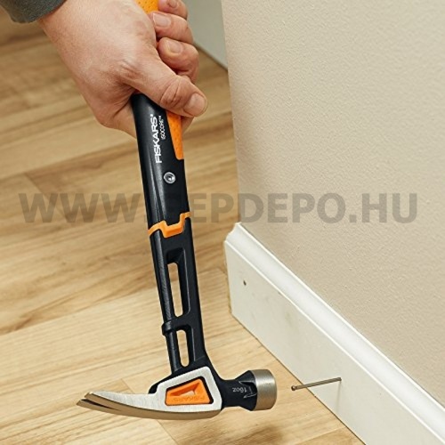 Fiskars IsoCore™ általános kalapács, M