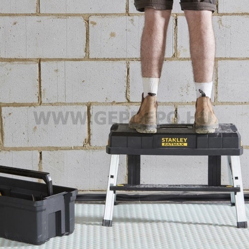 Stanley FatMax szerszámosláda fellépővel 25"