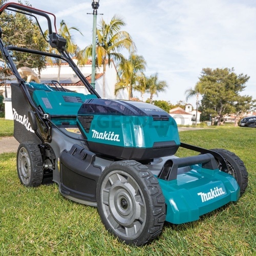 Makita DLM536PG4 akkus önjáró fűnyíró 2X18V LXT BL XPT