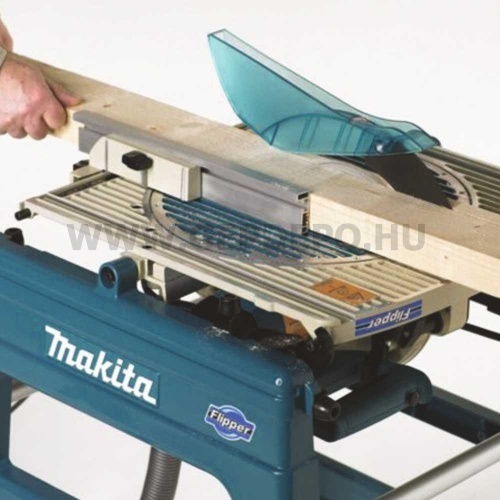 Makita LF1000 gérvágó