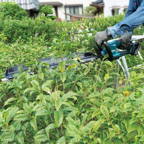 Makita DUH606RT akkus sövényvágó 18V LXT BL XPT