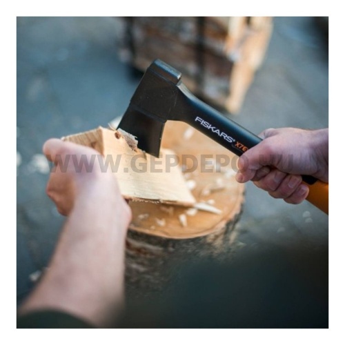 Fiskars X7 kis kempingfejsze 470g (új generációs) 25 év garancia