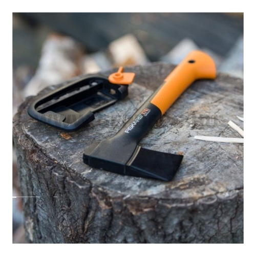 Fiskars X7 kis kempingfejsze 470g (új generációs) 25 év garancia