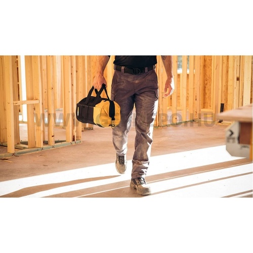 Toughbuilt 30cm masszív zárható szerszámos táska