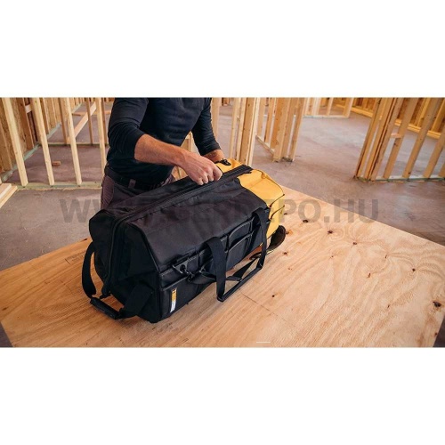 Toughbuilt 66cm masszív zárható szerszámos táska