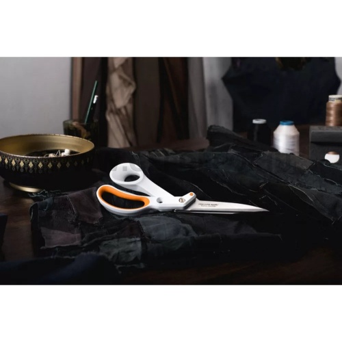 Fiskars Amplify szabóolló 24cm