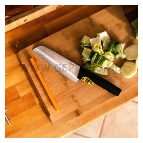 Fiskars Functional Form Santoku kés