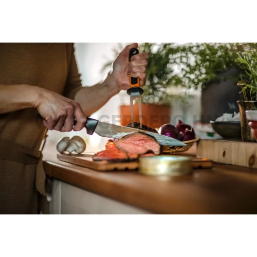 Fiskars Functional Form szeletelő kés