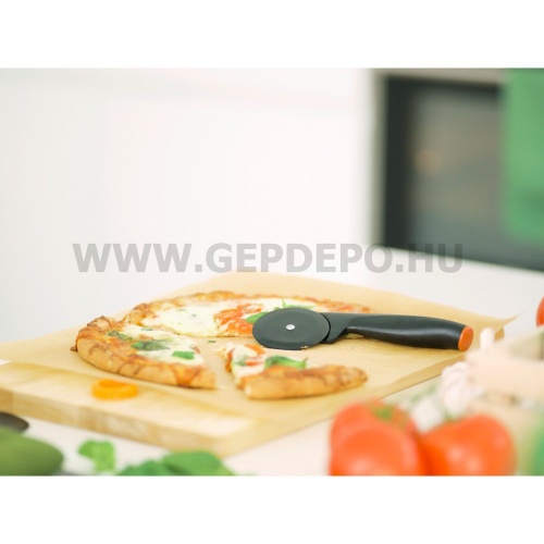 Fiskars Functional Form Pizzavágó