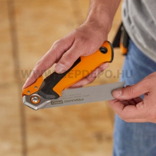 Fiskars PowerTooth összecsukható fűrész 19 TPI 150 mm