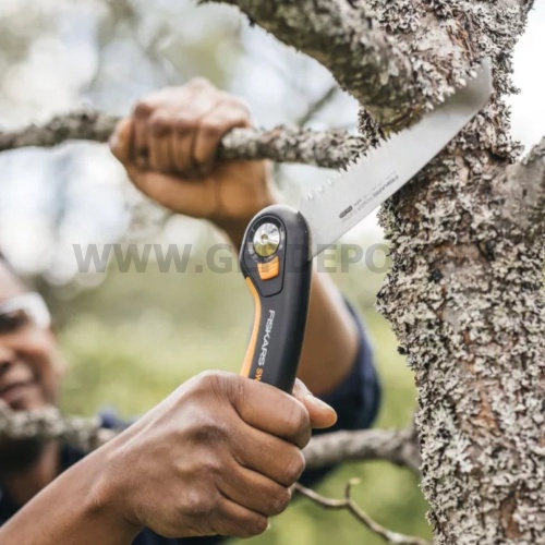 Fiskars Plus összecsukható fűrész SW68