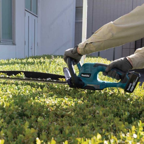 Makita DUH607Z akkus sövényvágó géptest 18V LXT XPT