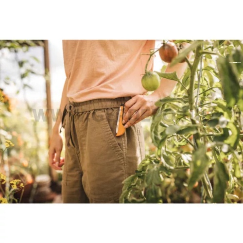Fiskars X-series™ összecsukható betakarító kés K80