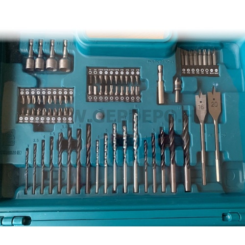 Makita DF333DWAP2 fúró-csavarbehajtó 10,8V-12V Max CXT PINK