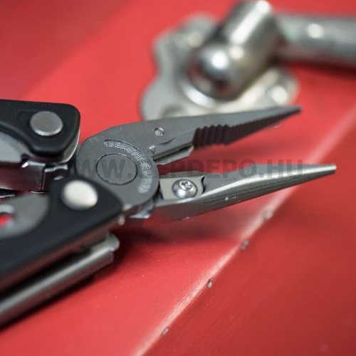 Leatherman CHARGE® PLUS multiszerszám, 4 zsebes gyöngyvászon tokkal