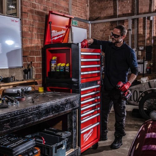 Milwaukee 30“ / 78 cm, 7 fiókos acél szerszámkocsi