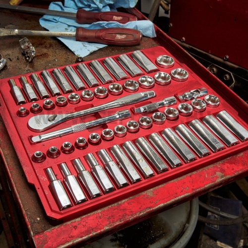 Milwaukee 3/8" Racsnis dugókulcs készlet metrikus és colos méret (56 részes)