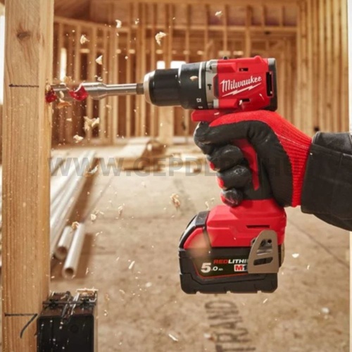 Milwaukee M18 BLPDRC-422C akkus ütvefúró-csavarozó - kétféle akkuval, töltővel, kofferben