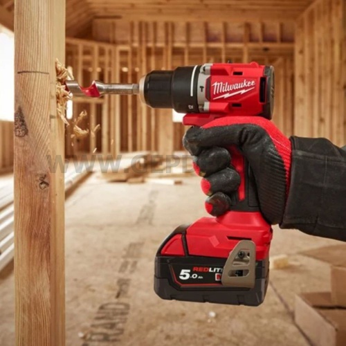 Milwaukee M18 BLPDRC-422C akkus ütvefúró-csavarozó - kétféle akkuval, töltővel, kofferben