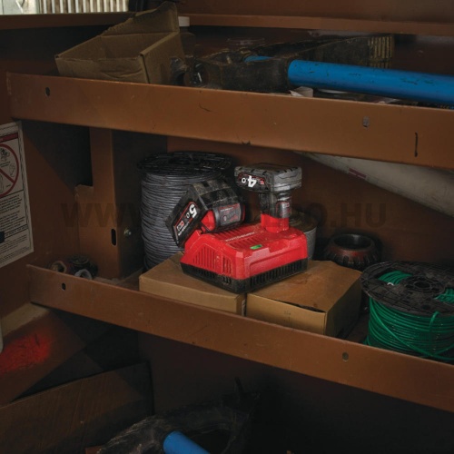 Milwaukee M12-18FC akkumulátor gyorstöltő 12-18V