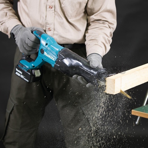 Makita DLX6046 akkus szett 18V LXT DGA452+DHP458+DJR186+DSS610+ DTD152+DML802+3xBL1830B+DC18RC táska
