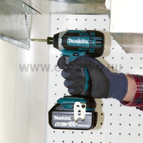 Makita DLX6046 akkus szett 18V LXT DGA452+DHP458+DJR186+DSS610+ DTD152+DML802+3xBL1830B+DC18RC táska