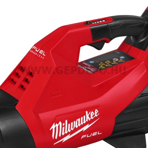 Milwaukee M18 FBLG3-0 akkus lombfúvó géptest