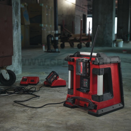 Milwaukee RC-0 M18 akkus rádió és töltő Bluetooth kapcsolattal géptest