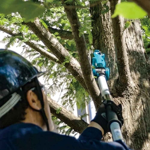 Makita DUA200Z akkumulátoros magassági láncfűrész 18V LXT BL XPT