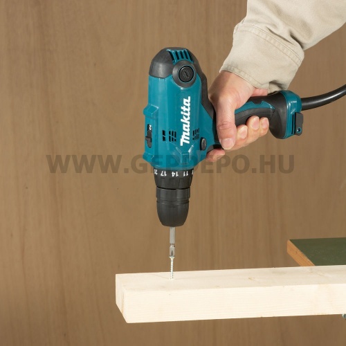 Makita DF0300 fúró-csavarbehajtó