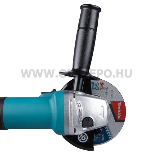 Makita 9558HNRK sarokcsiszoló kofferben