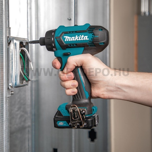 Makita DF033DZ fúró-csavarbehajtó géptest 10,8V-12V Max CXT