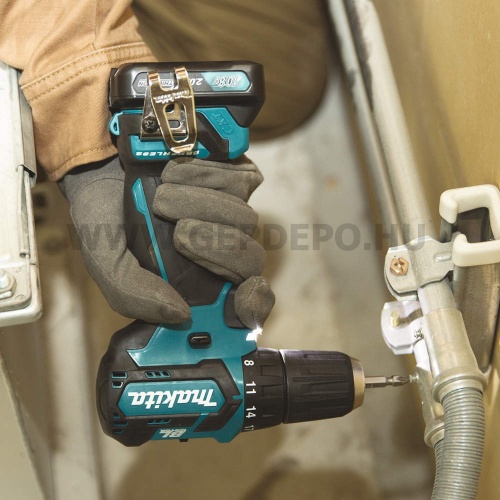 Makita DF332DZ Fúró-csavarbehajtó 10,8V-12V Max CXT géptest
