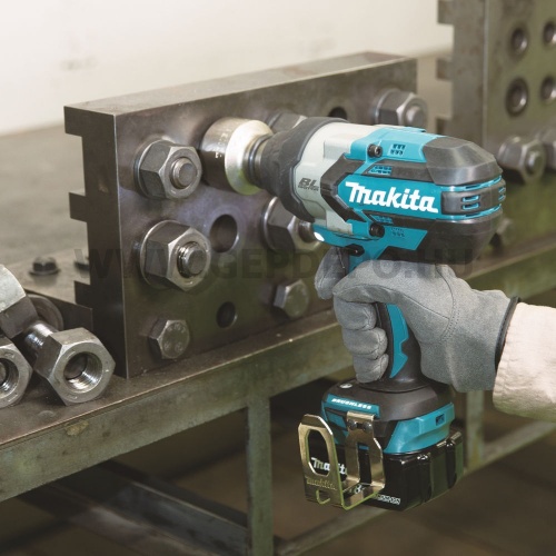 Makita DTW1001RTJ akkus ütvecsavarbehajtó
