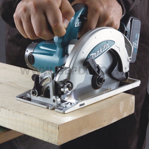 Makita DSS610Z akkus körfűrész géptest