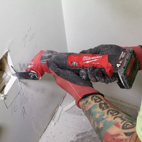 Milwaukee FMT-0 M12 akkus multigép géptest
