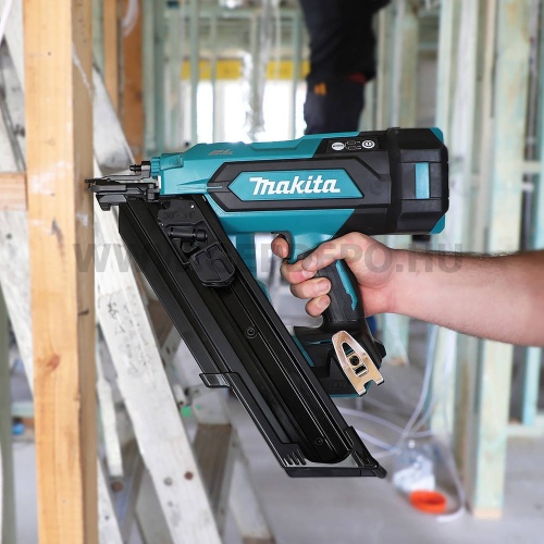 Makita DBN900ZK akkus szögbelövő 18V LXT BL
