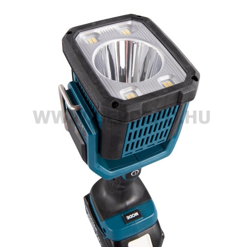 Makita DML812 14,4-18V LXT Li-ion akkus LED kézi lámpa reflektor 1250 lumen