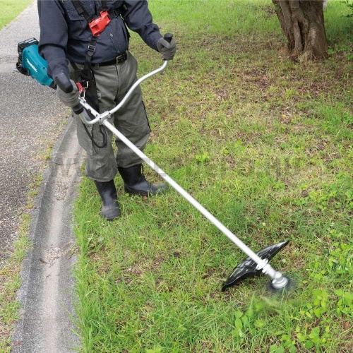 Makita DUR369APT2 akkus fűkasza
