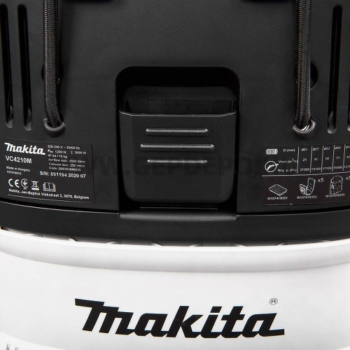 Makita VC4210M száraz-nedves porszívó