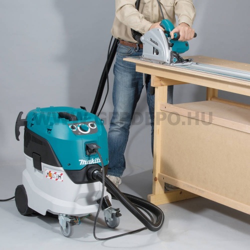 Makita VC4210M száraz-nedves porszívó